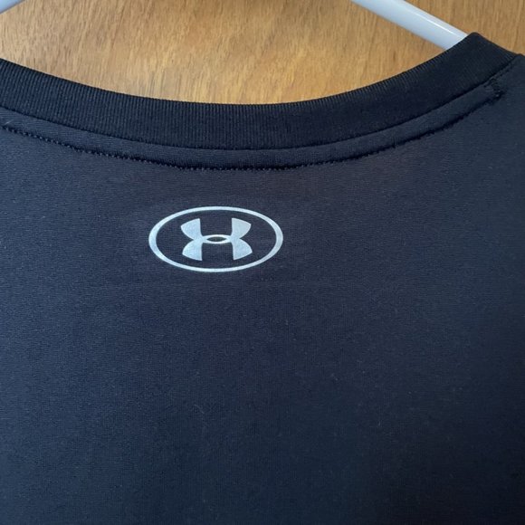 EUC Under Armour Women's UA Tech Graphic T-Shirt Black Pink Size Small Heatgear - Picture 6 of 6